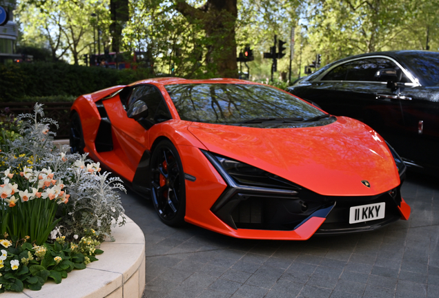 Lamborghini Revuelto