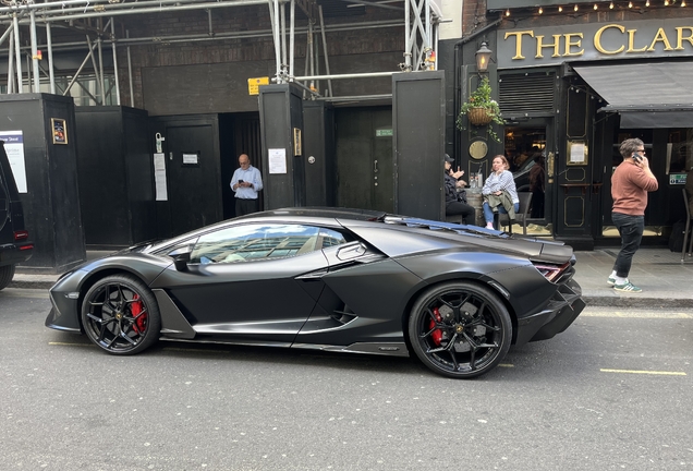 Lamborghini Revuelto