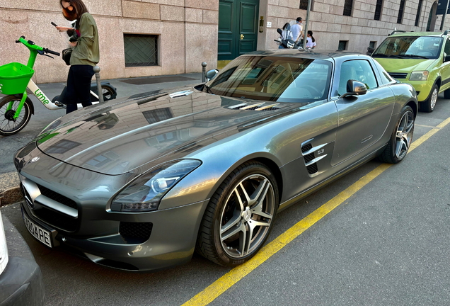 Mercedes-Benz SLS AMG
