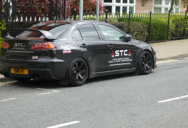 Mitsubishi Lancer Evolution X GSR FQ-300