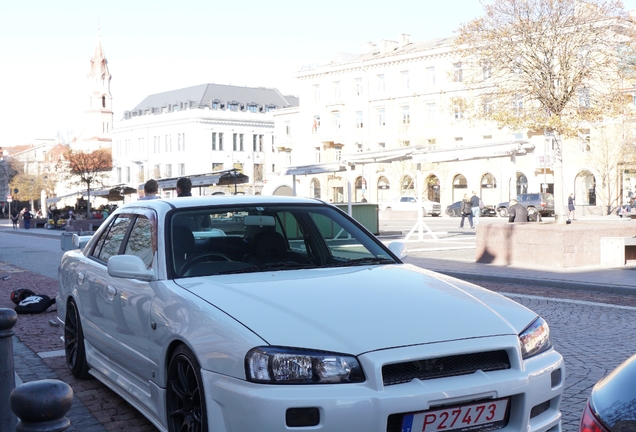 Nissan Skyline R34 Sedan