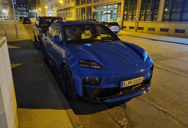 Porsche Macan EV Turbo