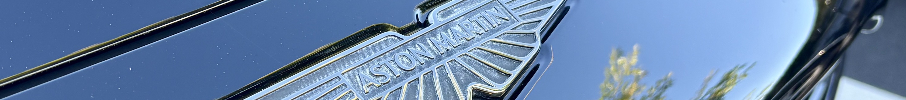 Aston Martin DB12 Volante