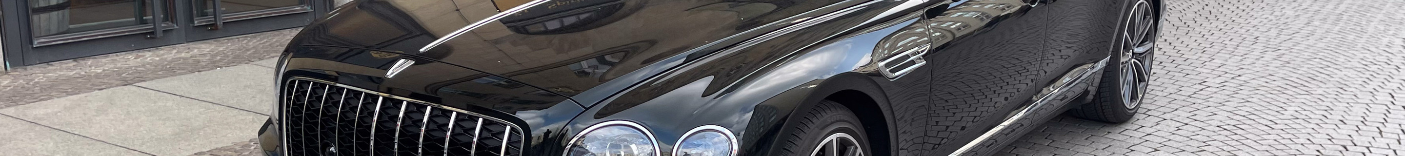 Bentley Flying Spur Azure 2025