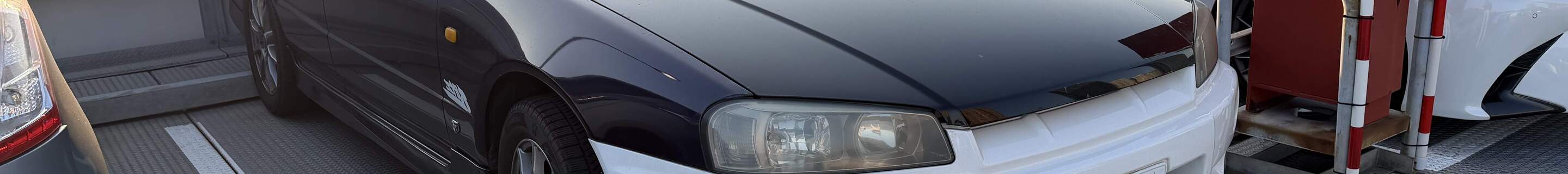 Nissan Skyline R34 Sedan