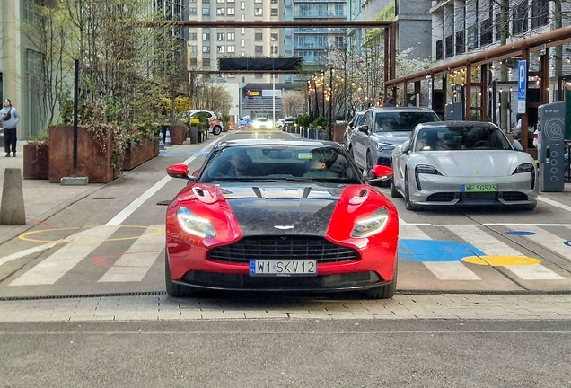 Aston Martin DB11