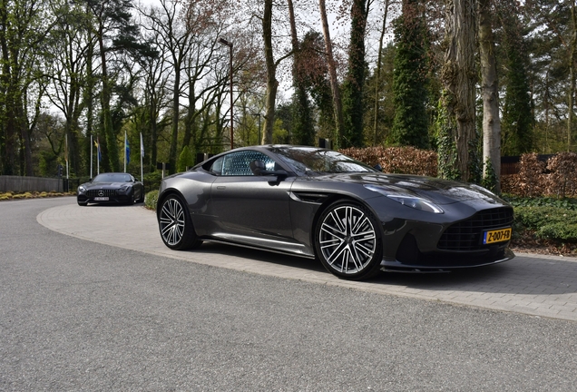 Aston Martin DB12