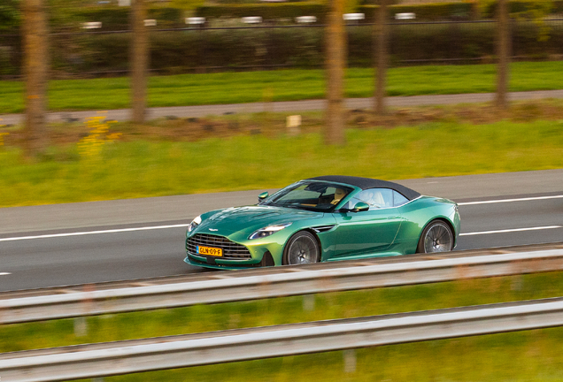 Aston Martin DB12 Volante