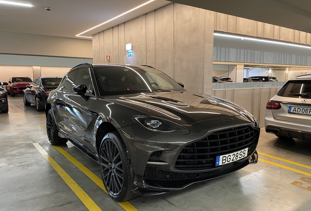Aston Martin DBX707