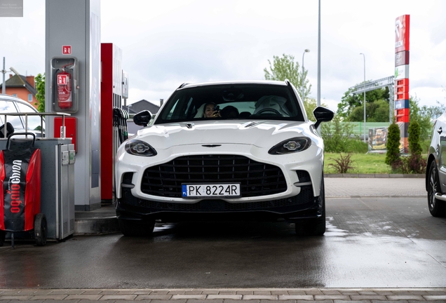 Aston Martin DBX707