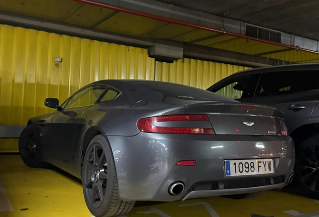Aston Martin V8 Vantage