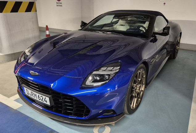 Aston Martin Vanquish Volante 2025