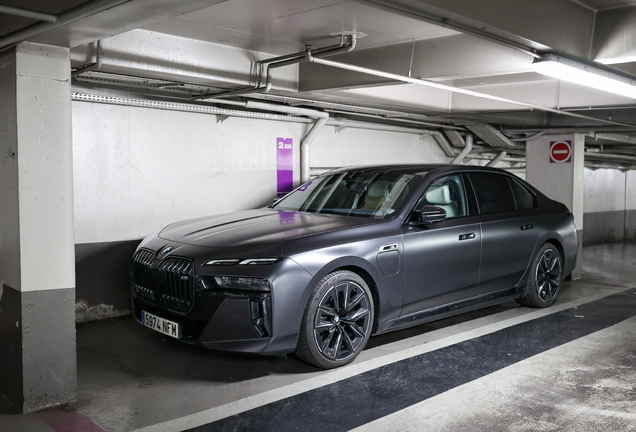 BMW M760e xDrive