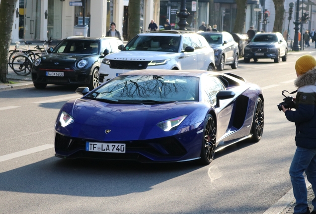 Lamborghini Aventador S LP740-4