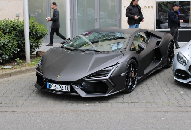 Lamborghini Revuelto