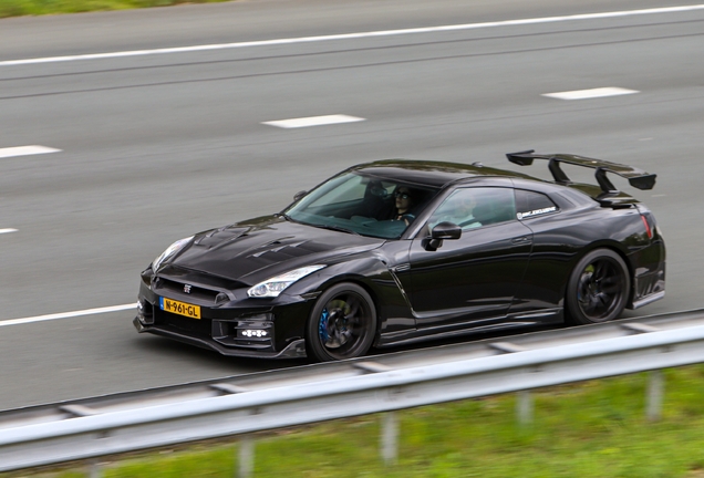 Nissan GT-R