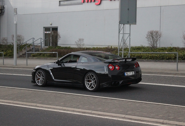 Nissan GT-R 2014