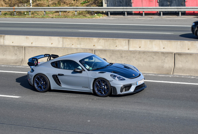 Porsche 718 Cayman GT4 RS Weissach Package