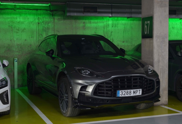 Aston Martin DBX707