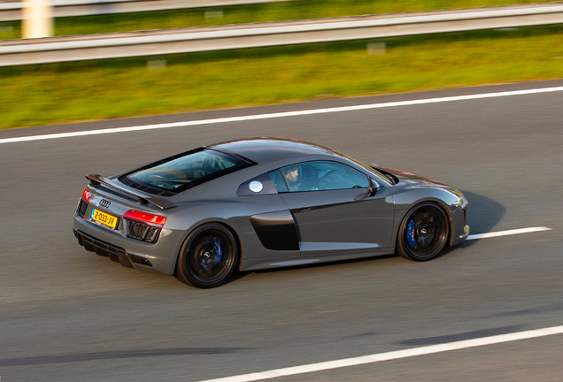 Audi R8 V10 Plus 2015