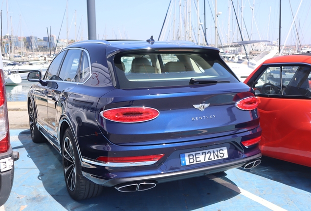 Bentley Bentayga Hybrid 2021