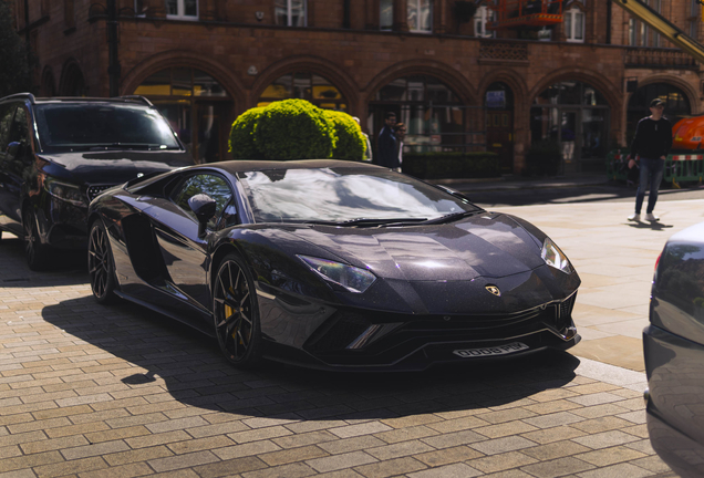 Lamborghini Aventador S LP740-4