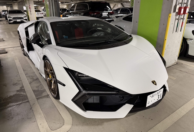 Lamborghini Revuelto