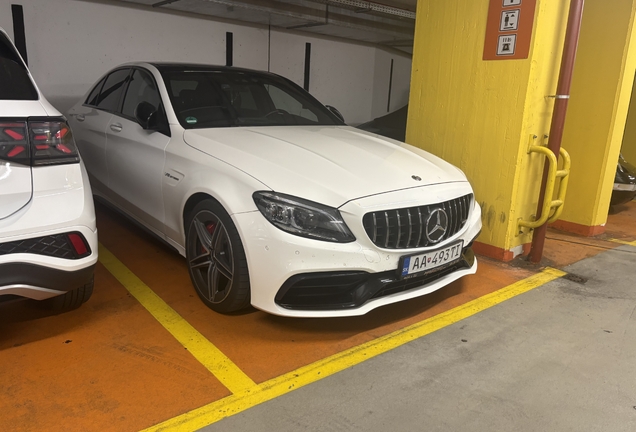 Mercedes-AMG C 63 S W205