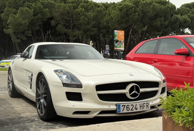 Mercedes-Benz SLS AMG