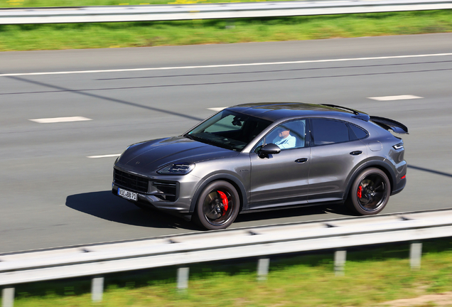 Porsche Cayenne Coupé Turbo E-Hybrid