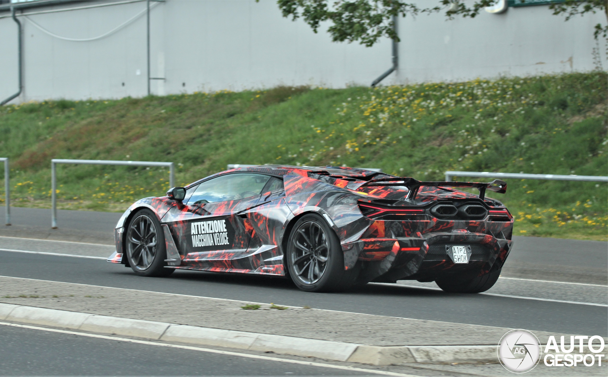 Lamborghini Revuelto SuperVeloce