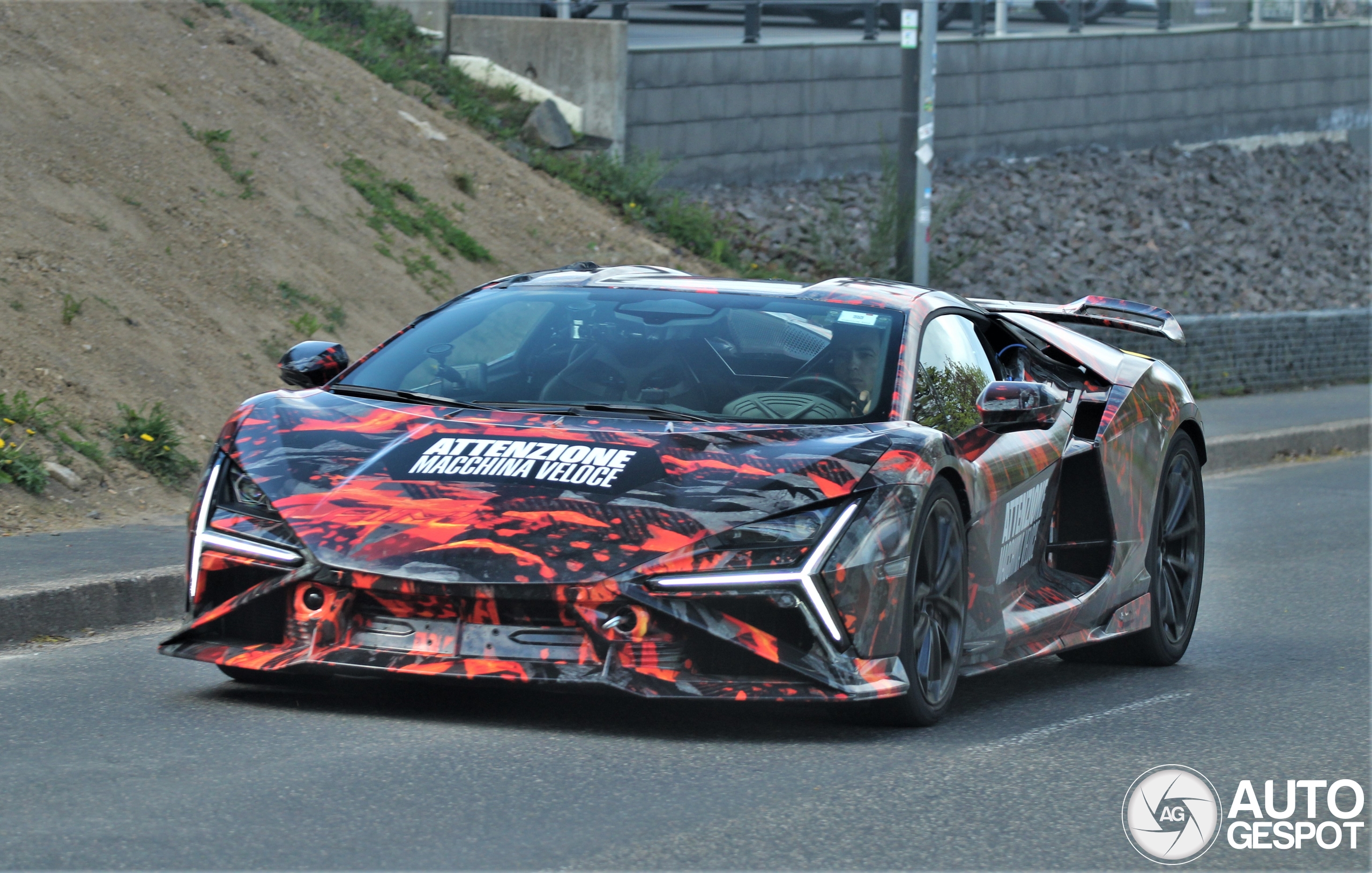 Lamborghini Revuelto SuperVeloce