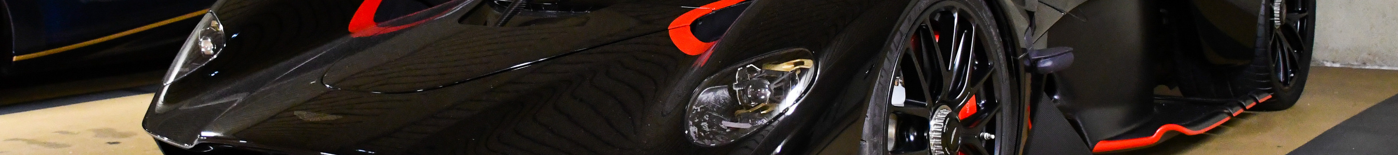 Aston Martin Valkyrie Spider