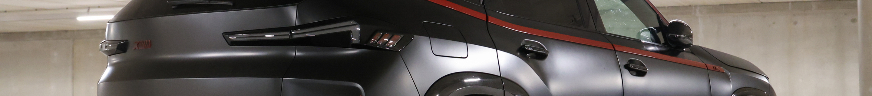 BMW XM G09 Label Red