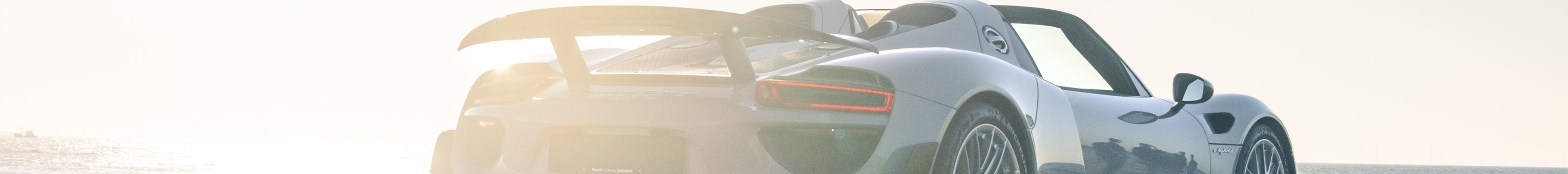 Porsche 918 Spyder Weissach Package