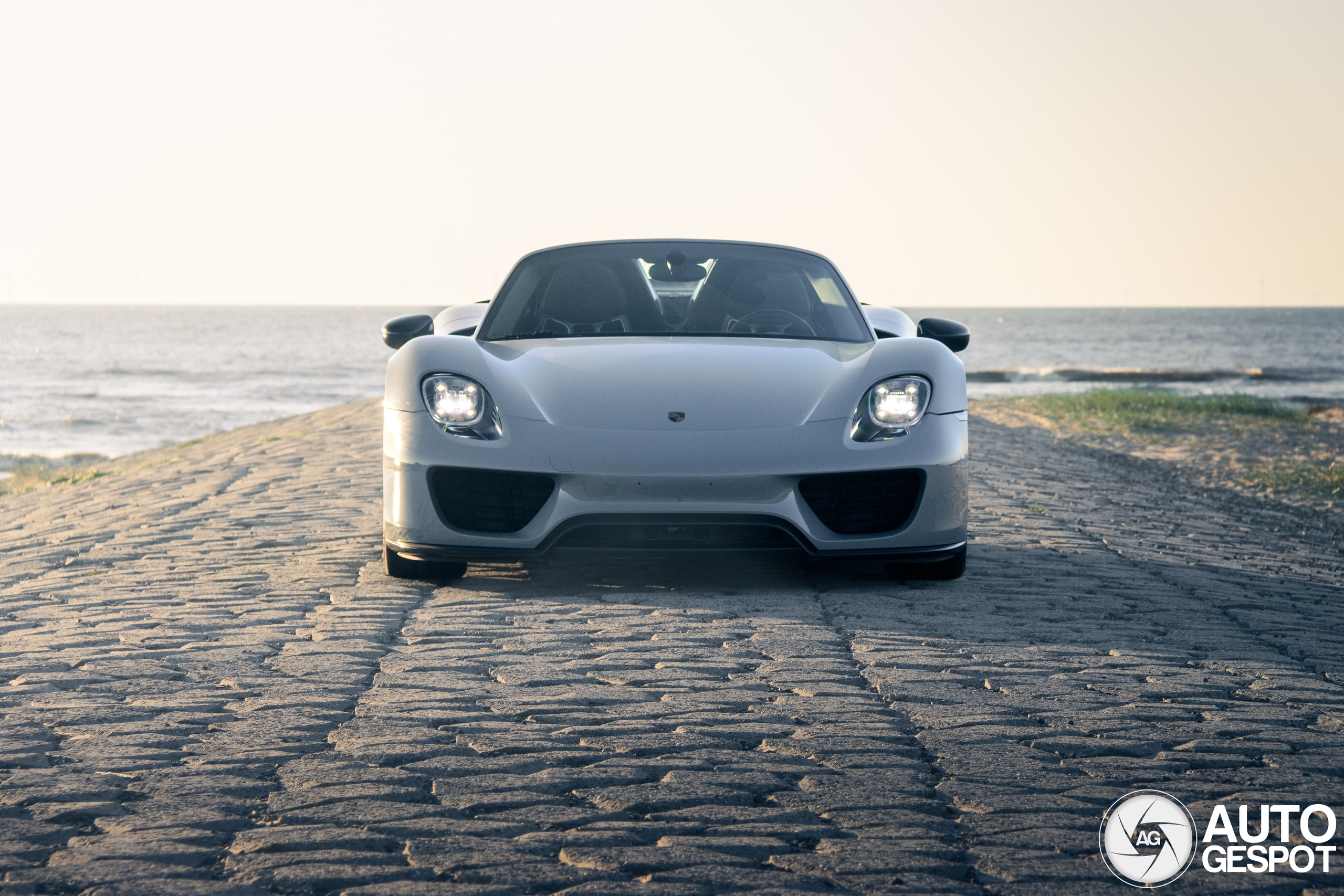 Spot van de dag: Porsche 918 Spyder Weissach Package