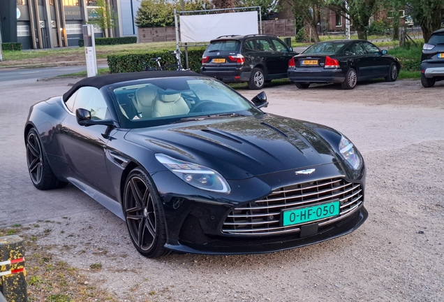 Aston Martin DB12 Volante