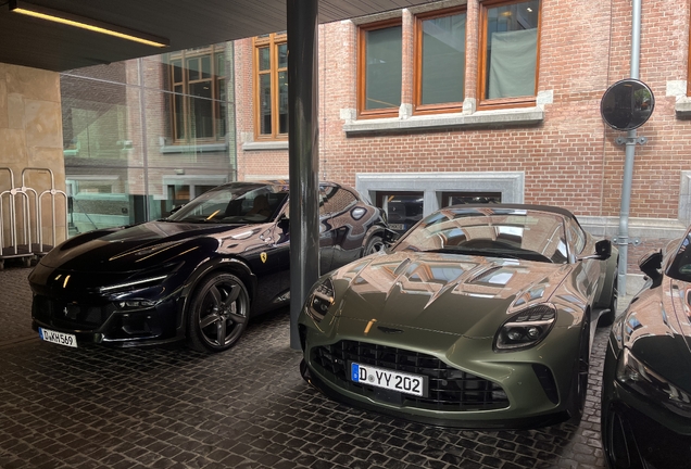 Aston Martin V8 Vantage Roadster 2025