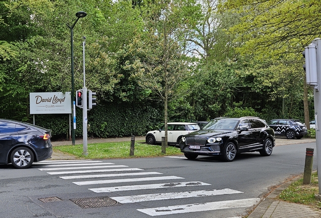 Bentley Bentayga V8 2024