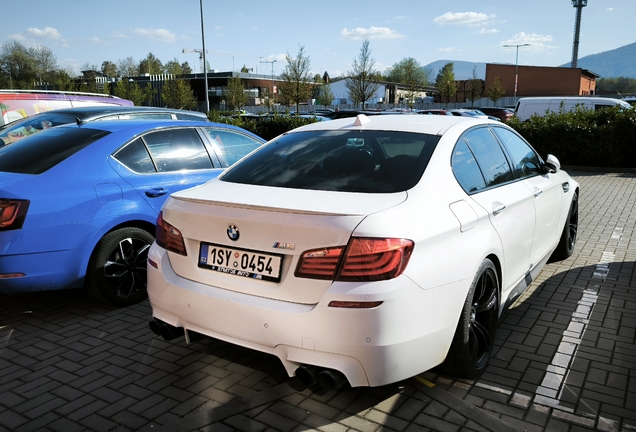BMW M5 F10 2011