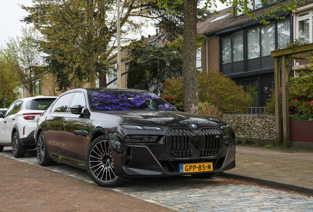 BMW M760e xDrive