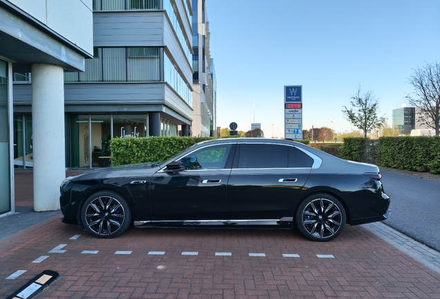 BMW M760e xDrive