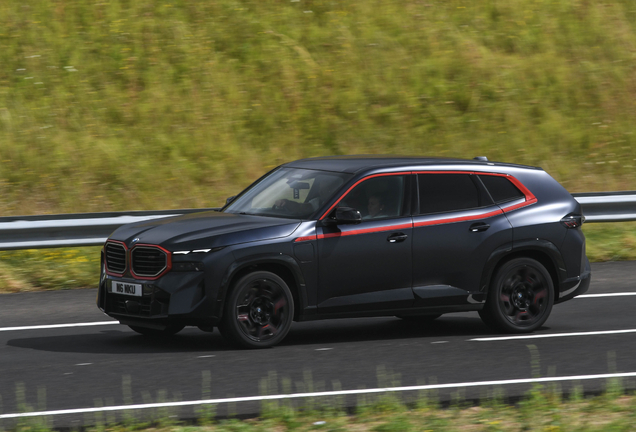 BMW XM G09 Label Red