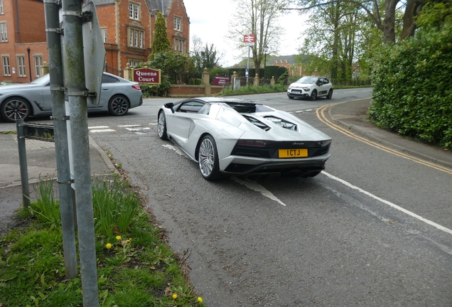 Lamborghini Aventador S LP740-4 Roadster