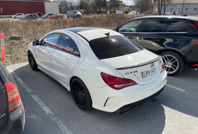 Mercedes-Benz CLA 45 AMG C117