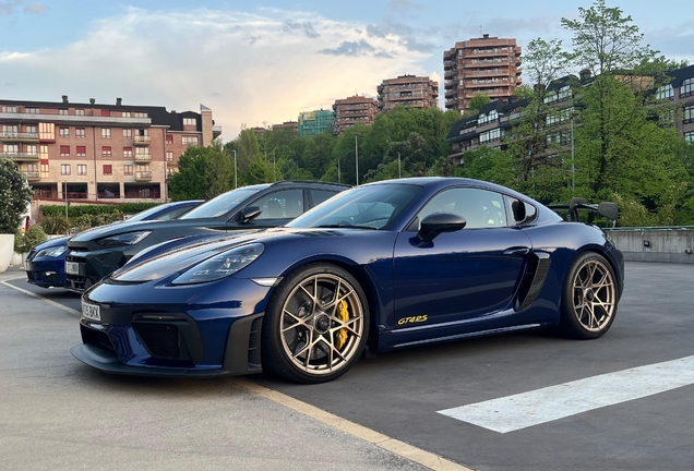 Porsche 718 Cayman GT4 RS Weissach Package