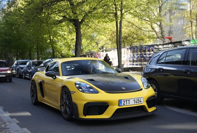 Porsche 718 Cayman GT4 RS Weissach Package