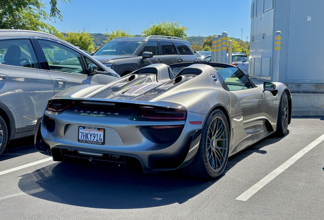 Porsche 918 Spyder Weissach Package