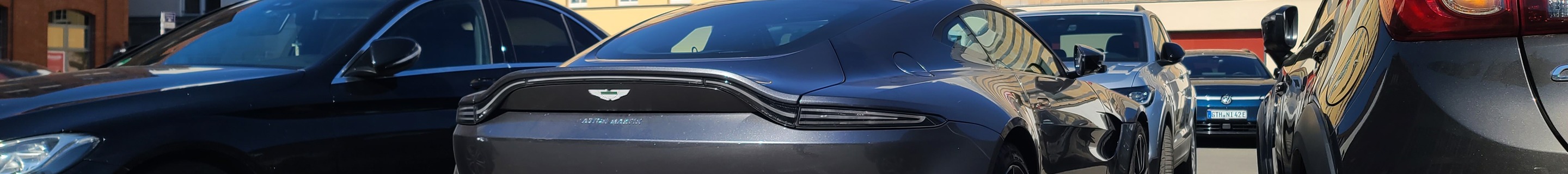 Aston Martin V8 Vantage 2018