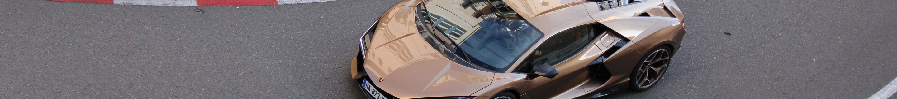 Lamborghini Revuelto